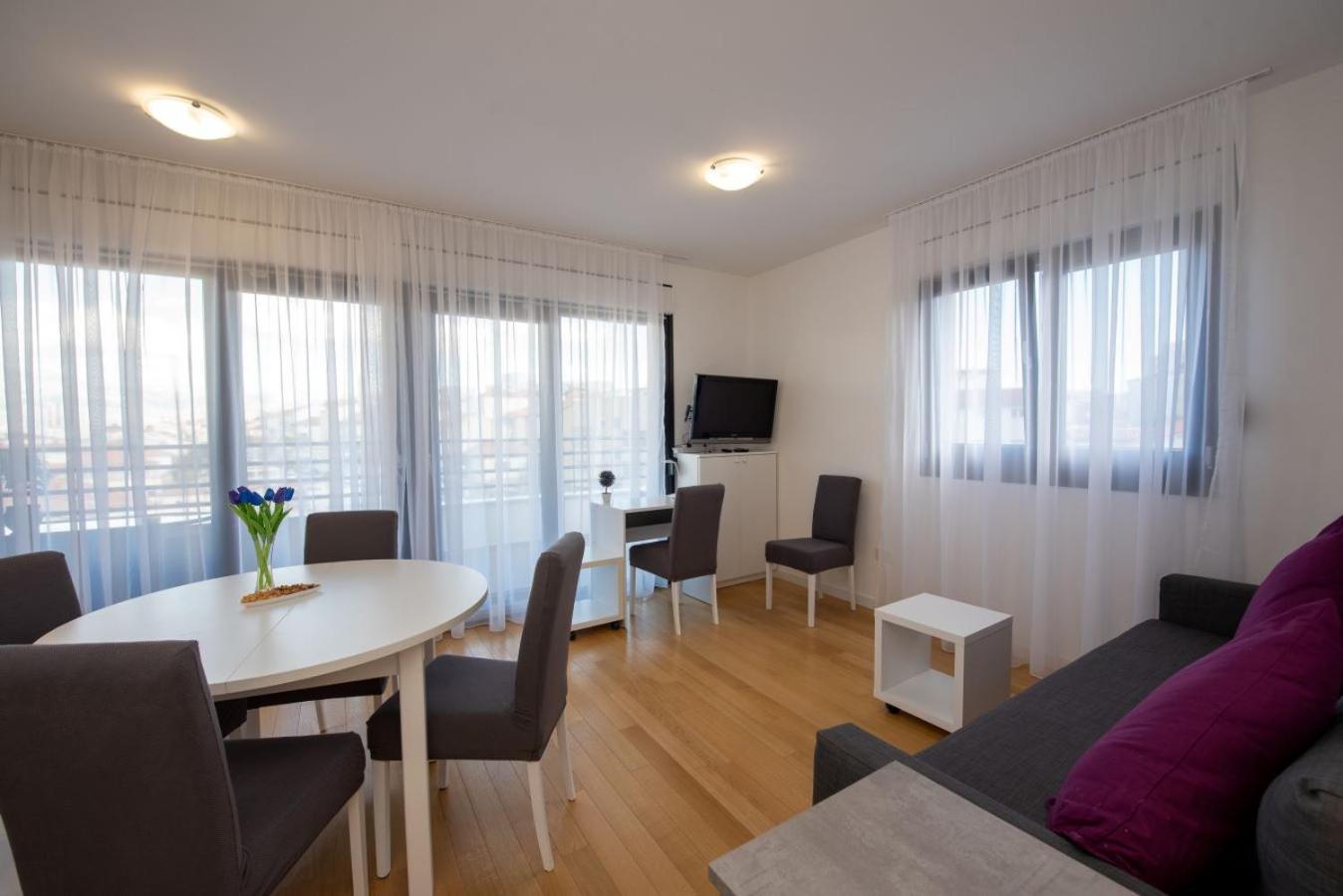 S'Akvarel 4 - Private Garage Lägenhet Split Exteriör bild